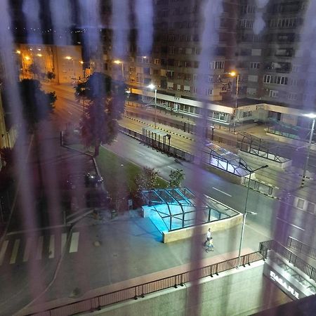 Midtown Apartment Орадя Екстер'єр фото