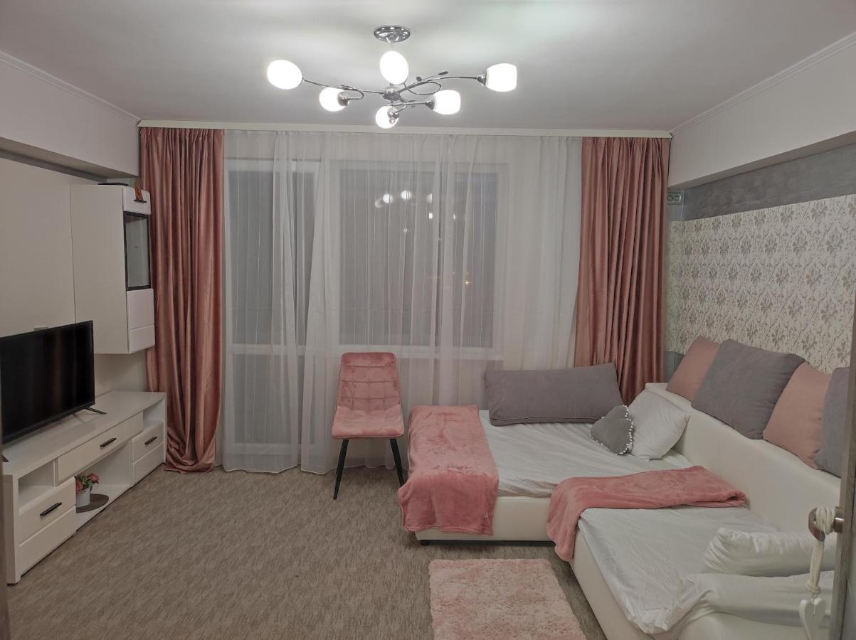 Midtown Apartment Орадя Екстер'єр фото