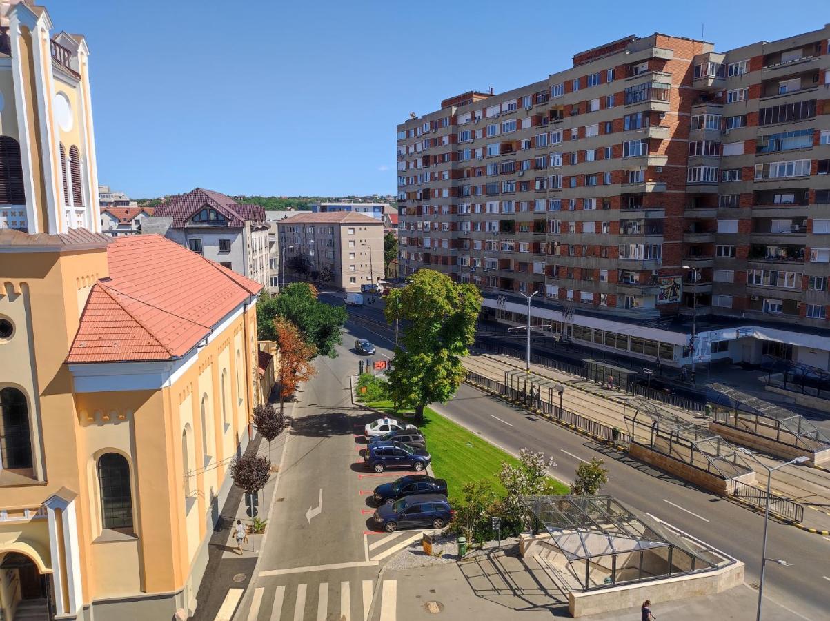Midtown Apartment Орадя Екстер'єр фото