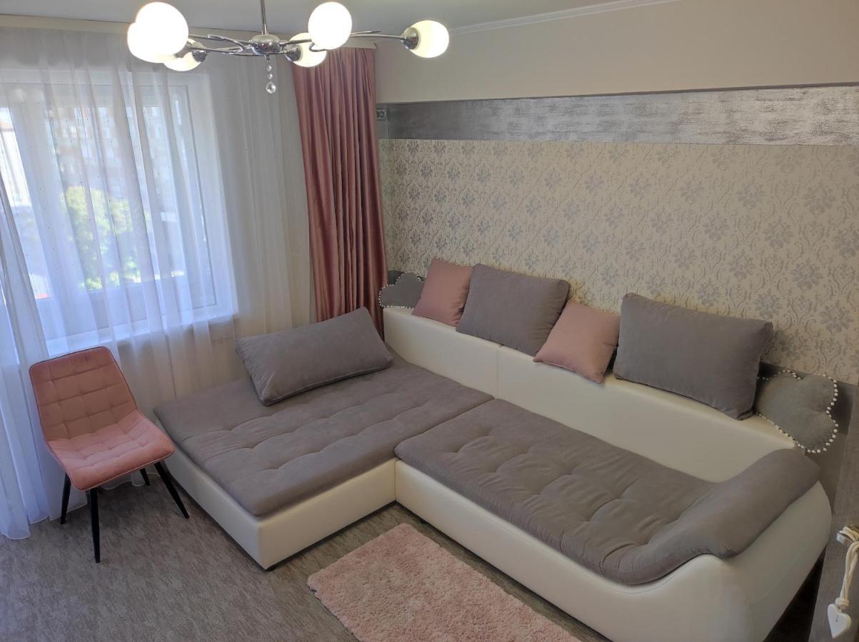 Midtown Apartment Орадя Екстер'єр фото