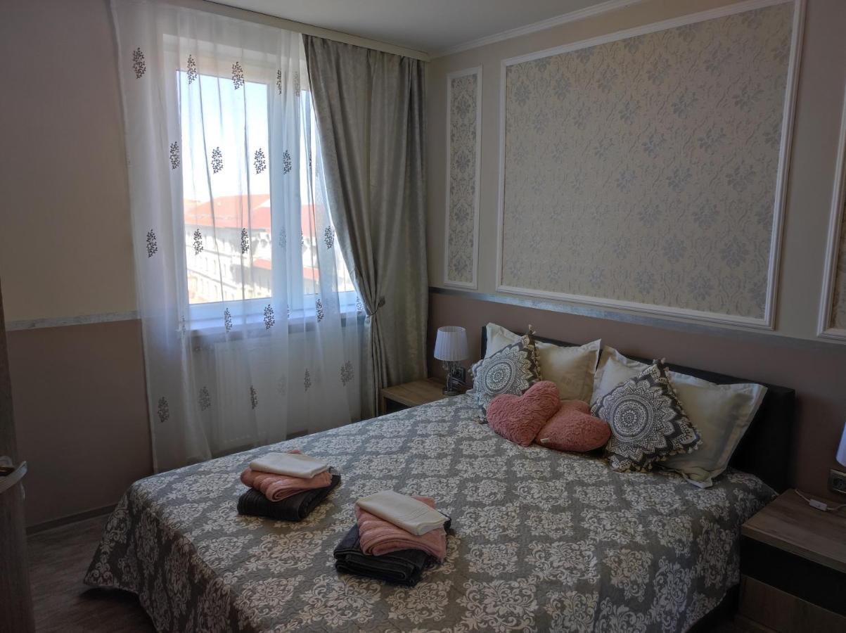 Midtown Apartment Орадя Екстер'єр фото