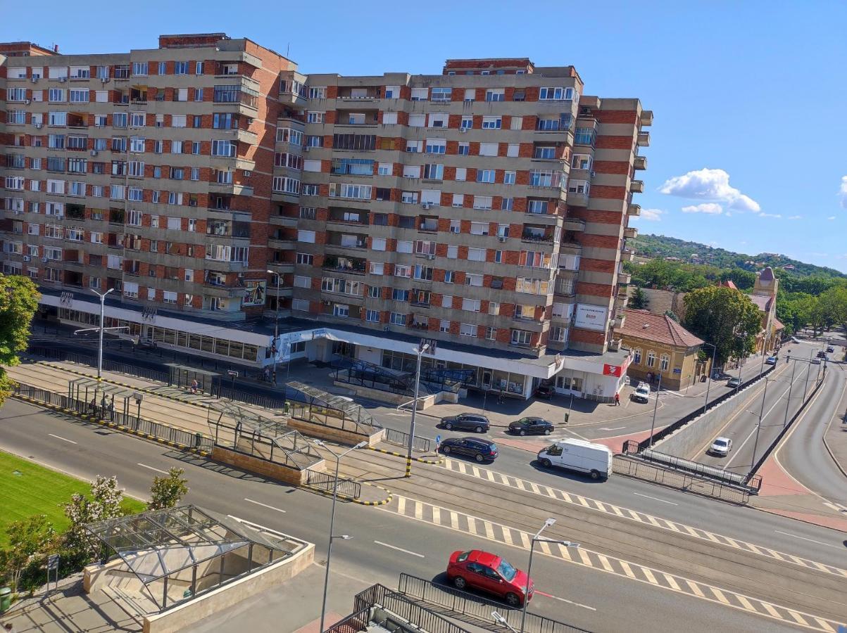 Midtown Apartment Орадя Екстер'єр фото