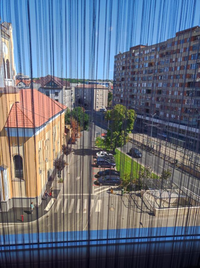 Midtown Apartment Орадя Екстер'єр фото